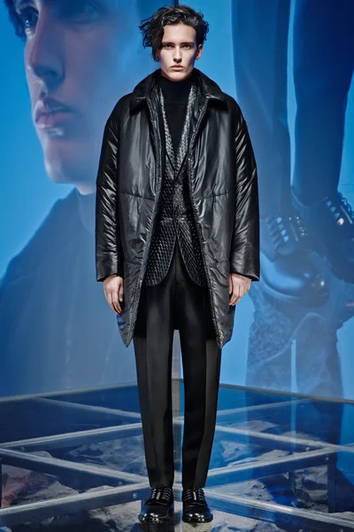 Look 15